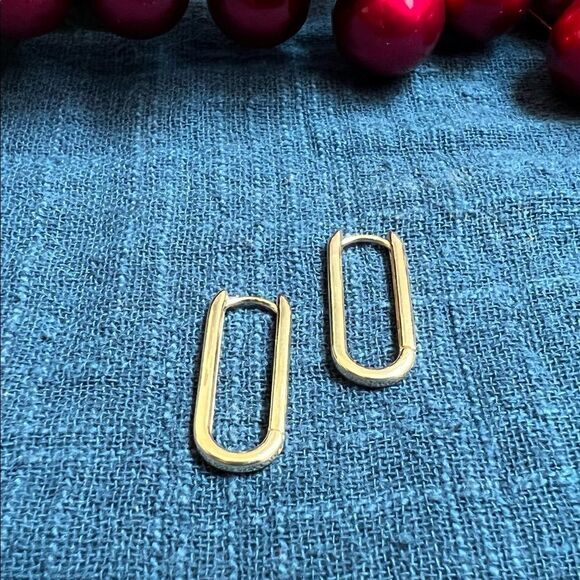 COPY - - O oval huggies | Real gold earrings | Parker earrings | 14k real gold … - Picture 10 of 16